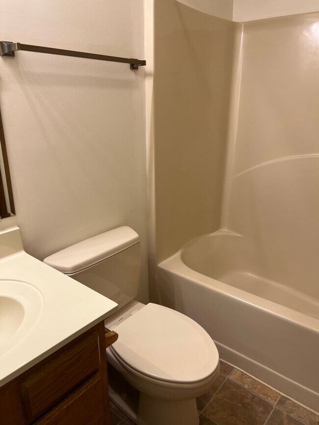 Building Photo - 120 Double Eagle Dr