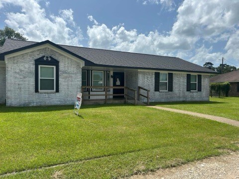 Building Photo - 90 Live Oak St