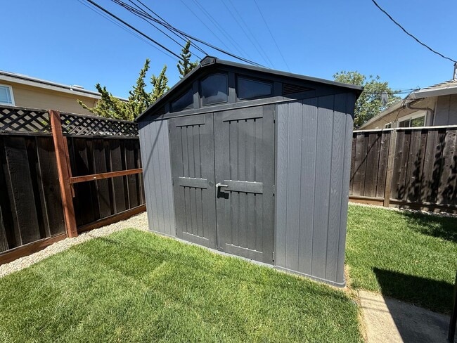 Building Photo - Willow Glen/Cambrian duplex - Beautifully ...