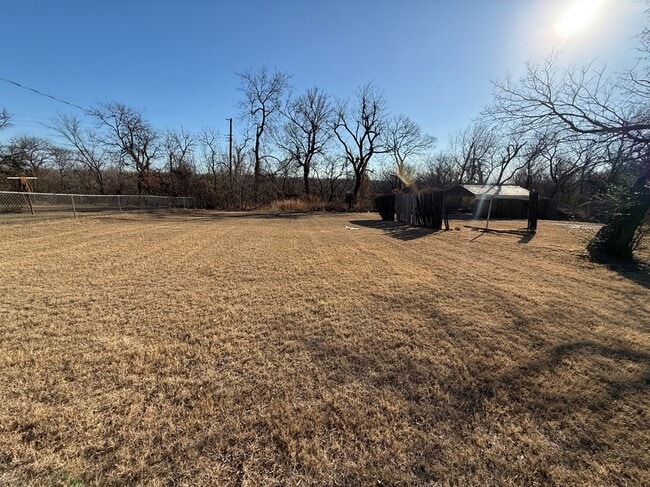 Building Photo - 4400 NE 16th Terrace