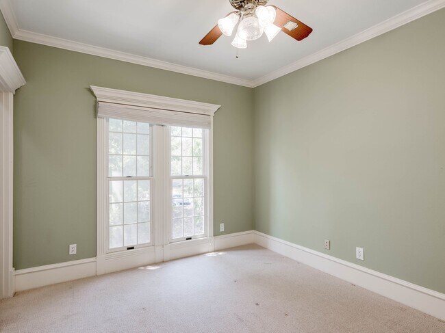 Building Photo - 4010 Long Champ Dr