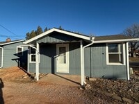 Building Photo - Studio House close to Canyon Lake.