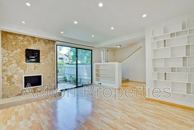 Building Photo - 209 Ortega Ave