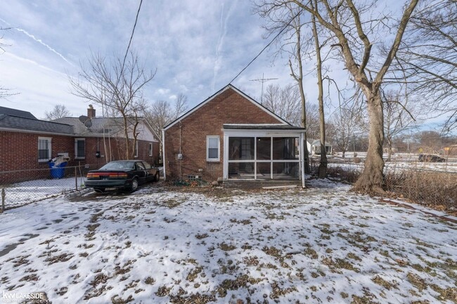 Building Photo - 14024 Grandville Ave