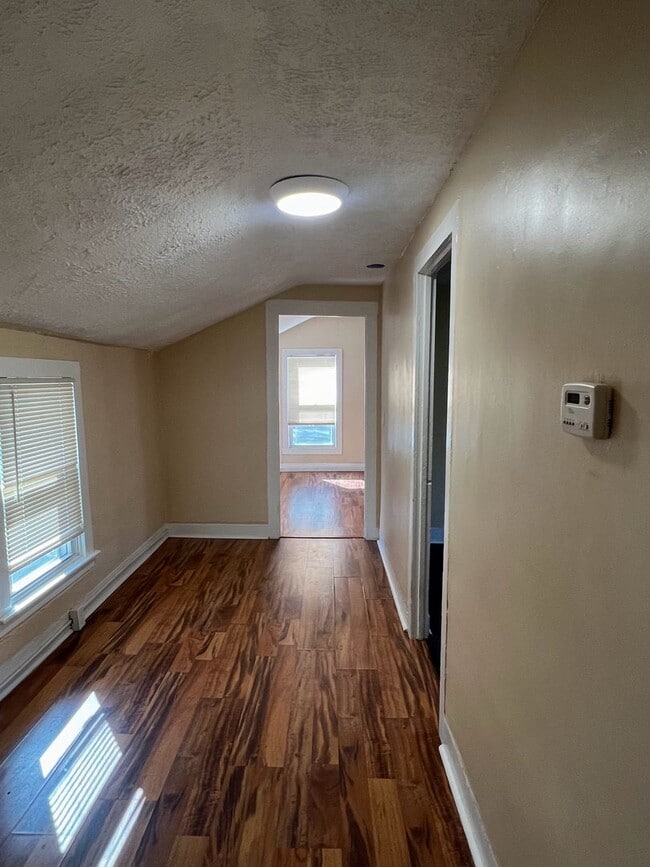 Building Photo - 219 E North St