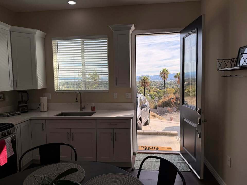 Building Photo - 862 Via Vis Dr N