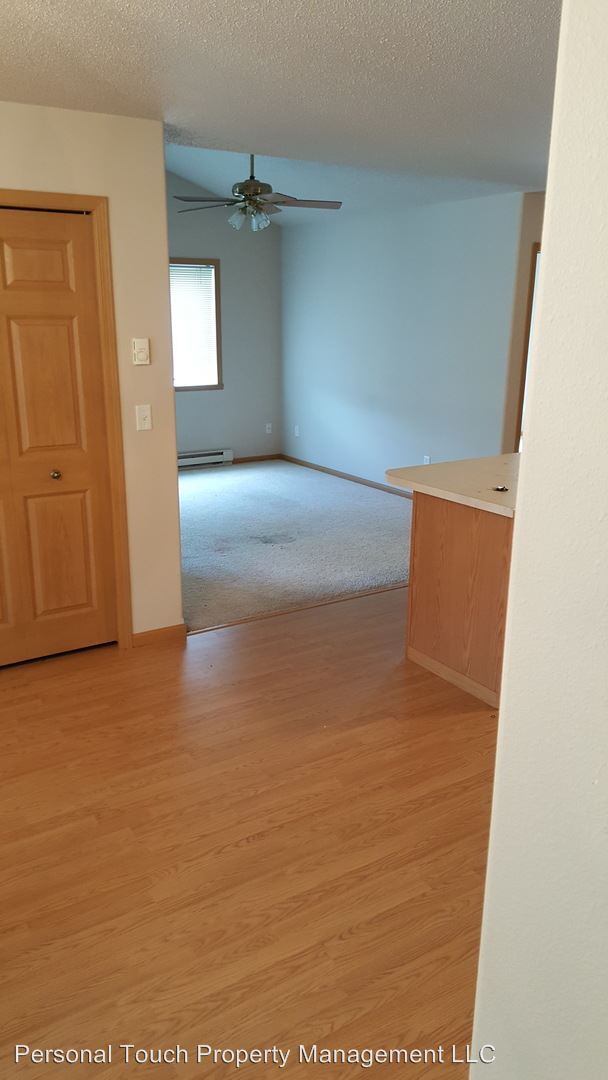 Building Photo - 124 6th Ave N