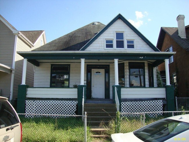 Building Photo - 1136 Reservoir Ave