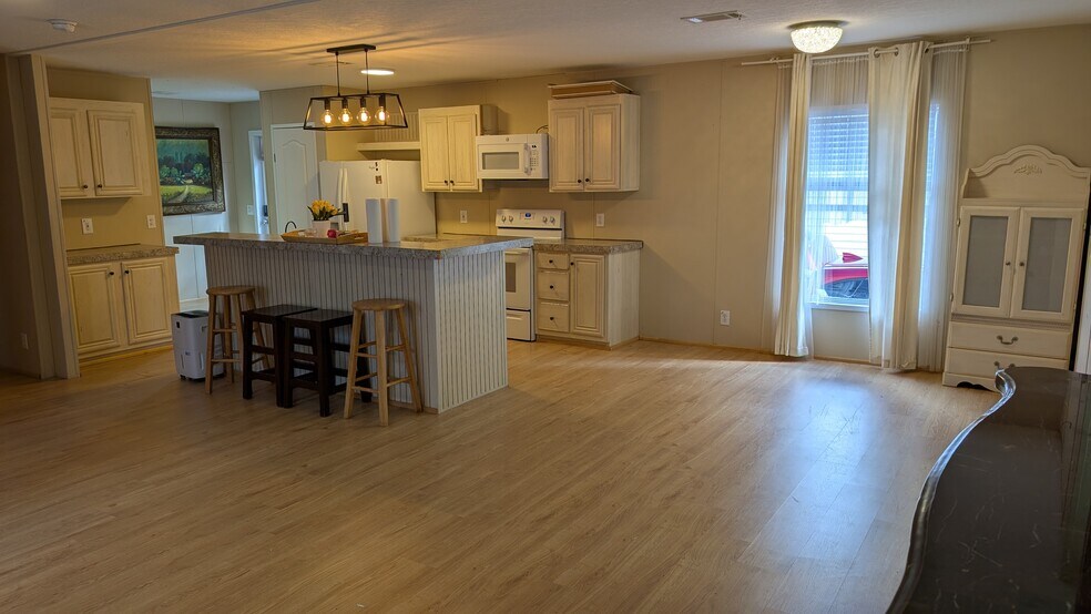 Building Photo - 3023 SW 50th St