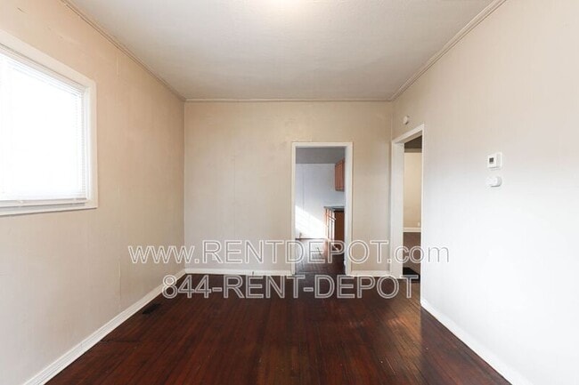 Building Photo - 1501 Henning Ave