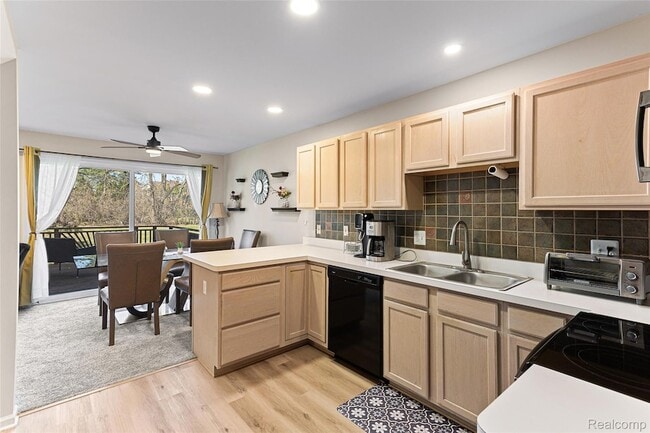 Building Photo - 1033 Calpernia
