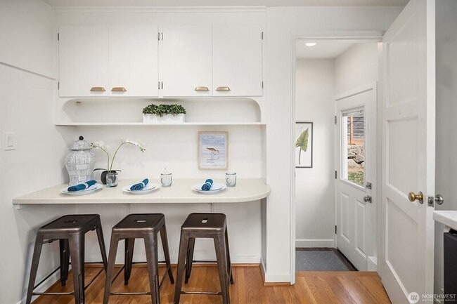 Building Photo - 5606 59th Ave NE