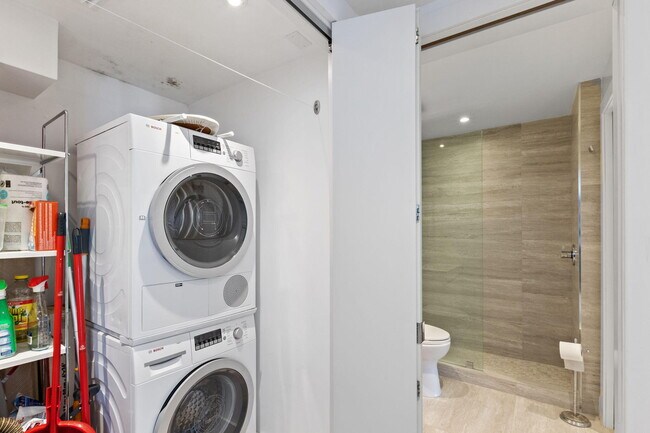 Building Photo - 2451 Brickell Ave