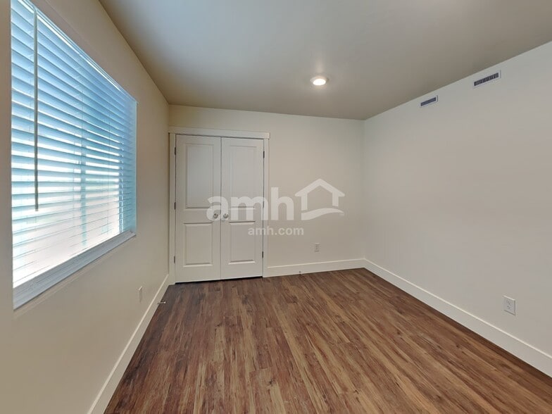 Building Photo - 4101 Keklik Ave