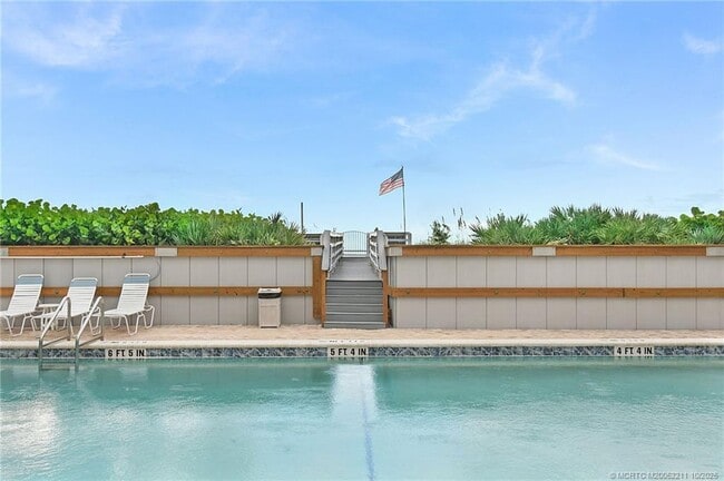 Building Photo - 2375 NE Ocean Blvd