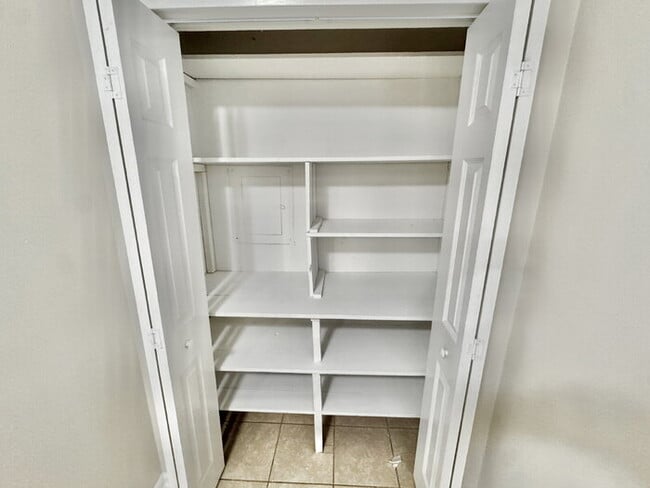 Building Photo - 6368 Leamont Dr