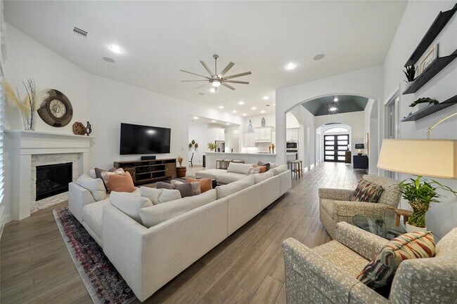 Building Photo - 4803 Bernard Dr