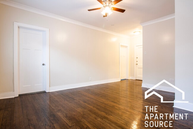 Building Photo - 724 W Roscoe St