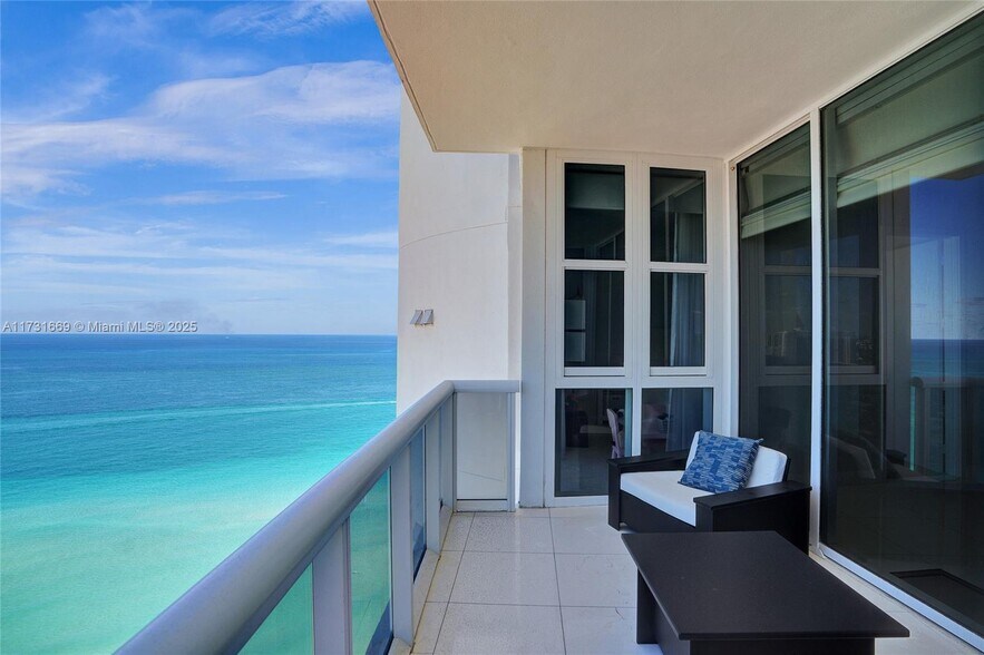 Building Photo - 18201 Collins Ave