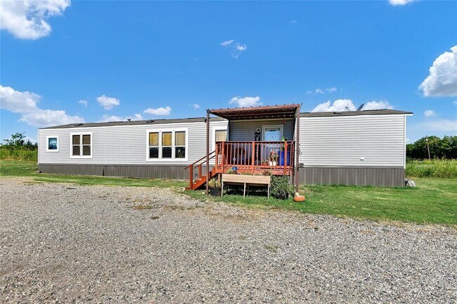 Building Photo - 838 Savage Rd