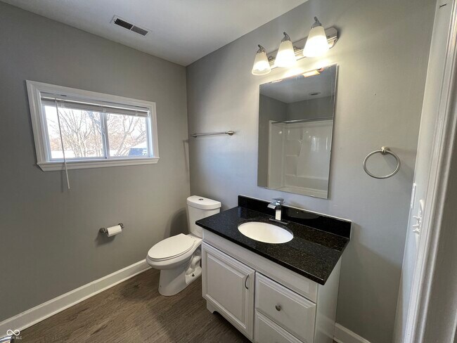 Building Photo - 5343 S Linwood Ave