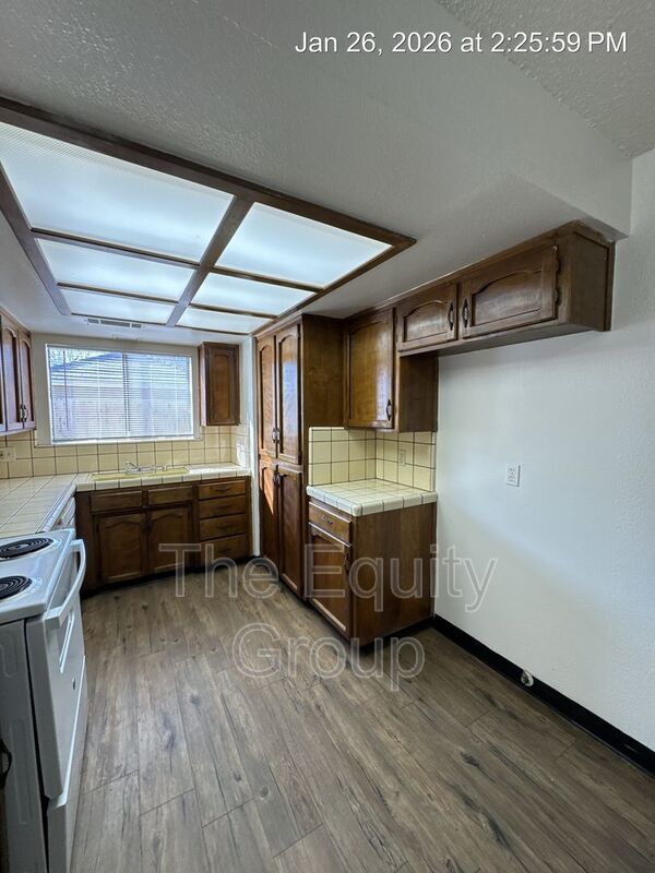 Building Photo - 3523 S County Center Dr