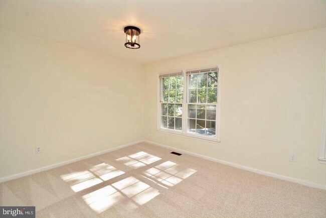 Building Photo - 7378 Jiri Woods Ct