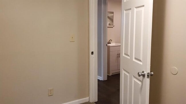 Building Photo - Cozy 2 Bedroom 1 Bath Home in Mooresville!