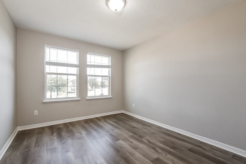 Building Photo - 1542 Sterns Dr