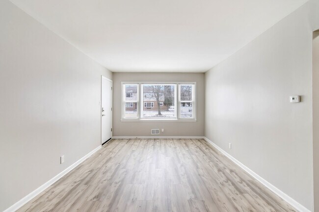 Building Photo - 215 S Grand Ave