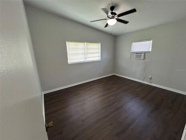 Building Photo - 1720 Miller Ave