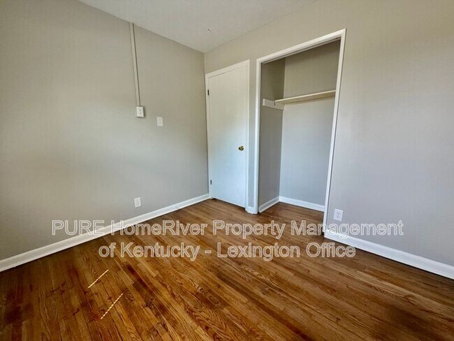 Building Photo - 629 Kent Dr