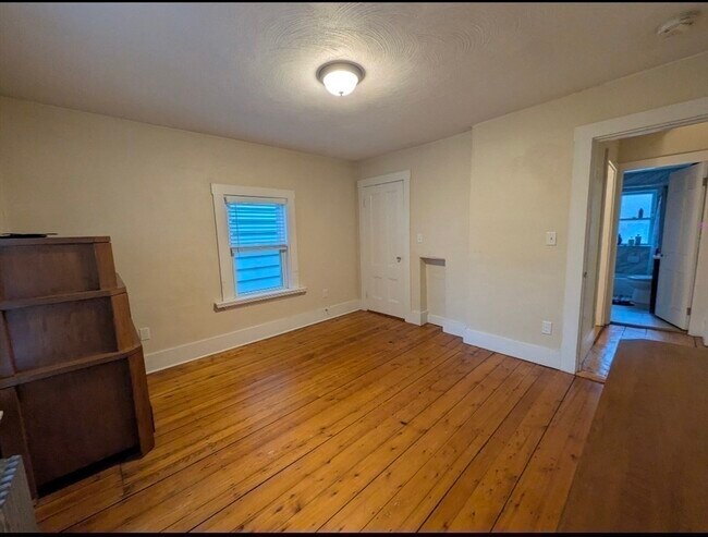 Building Photo - 25 Sawin St