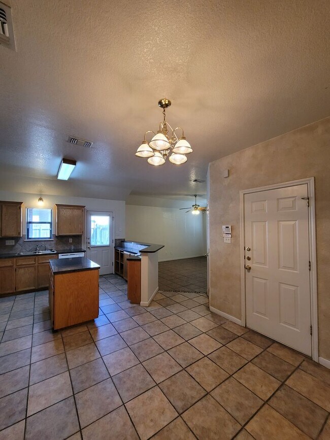Building Photo - 3601 Dustin Ct