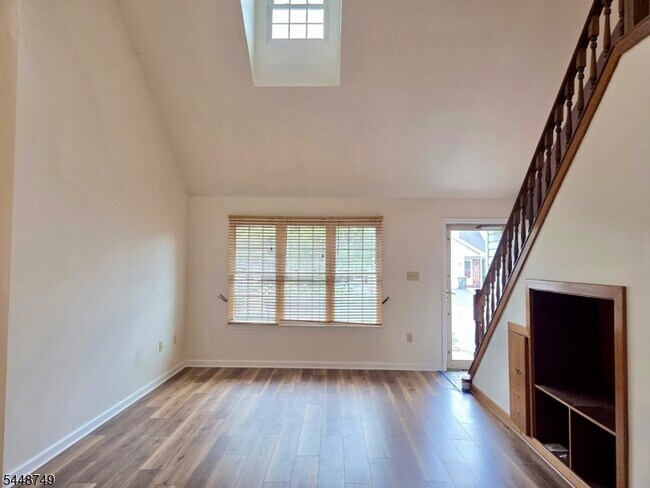 Building Photo - 200 Bamburgh Ct