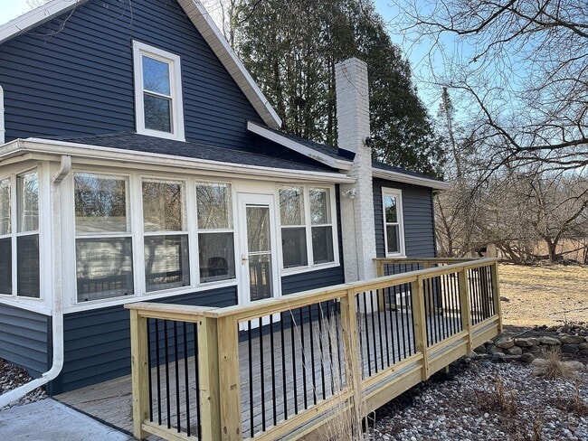 Building Photo - 415 Kellogg St