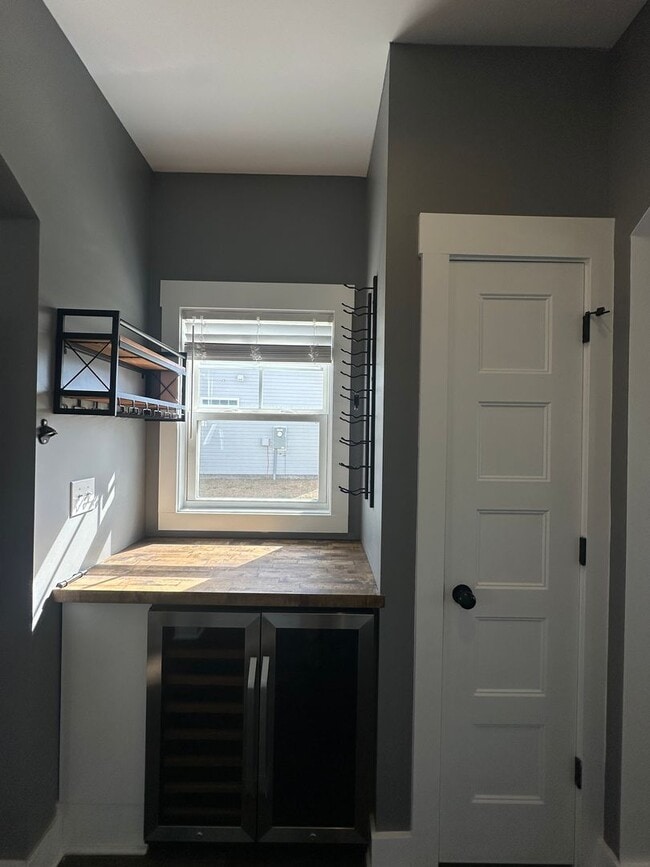 Building Photo - 238 E Ivybridge Dr