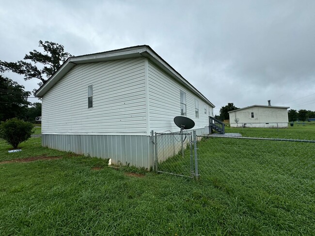 Building Photo - Nice 3/2 Trailer in Shannon- $1,195