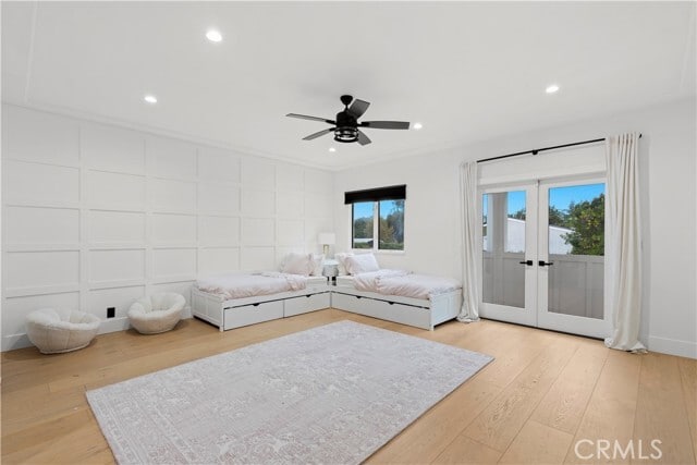 Building Photo - 5946 Woodlake Ave