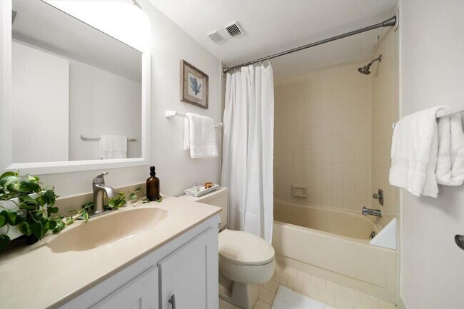 Building Photo - 5724 La Puerta Del Sol Blvd S