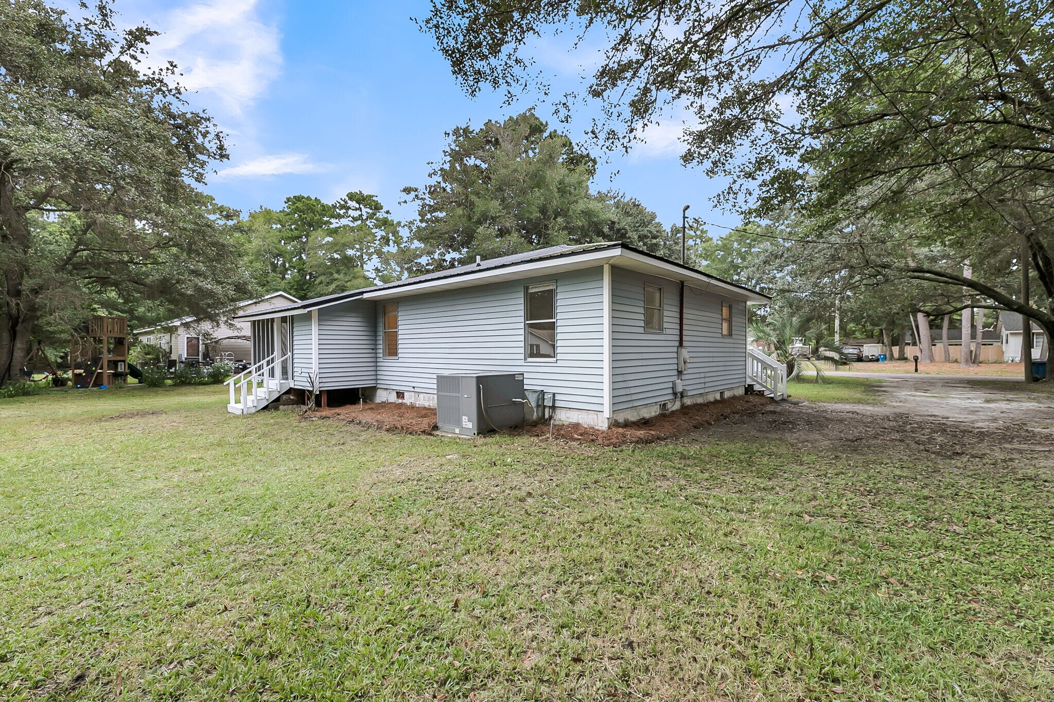 Back of house - 1594 Point Park Dr