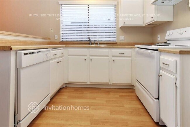 Building Photo - 1225 Rio Cresta Way