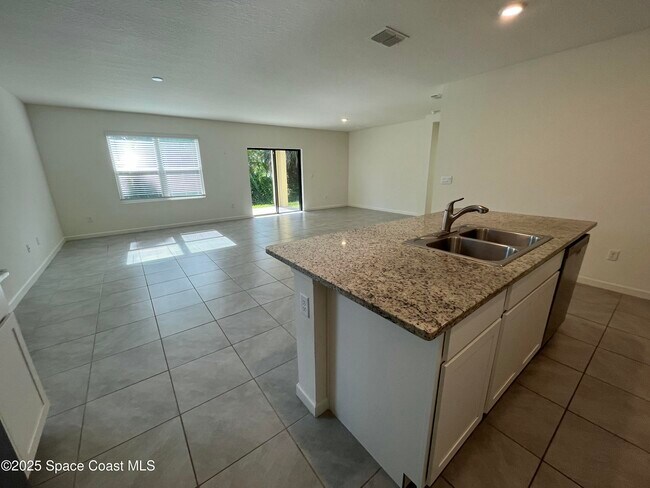 Building Photo - 7459 Tourmaline Dr