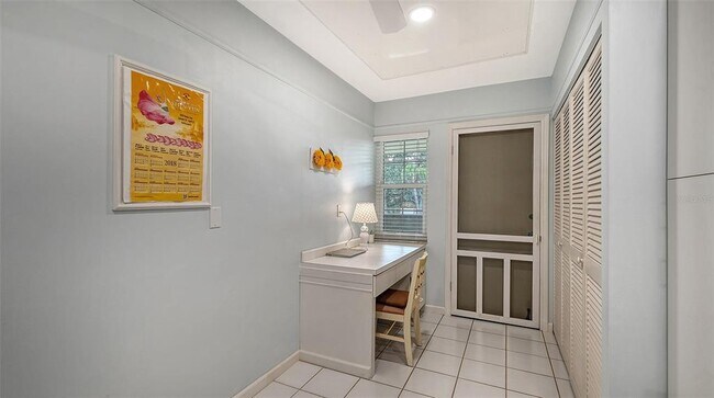 Building Photo - 7405 W Country Club Dr N