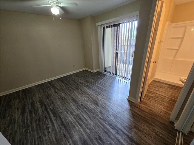 Building Photo - 1705 Crossing Pl