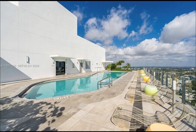 Building Photo - 501 NE 31st St