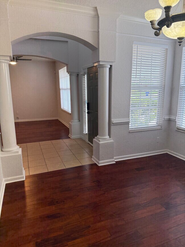 Building Photo - 2914 River Birch Dr