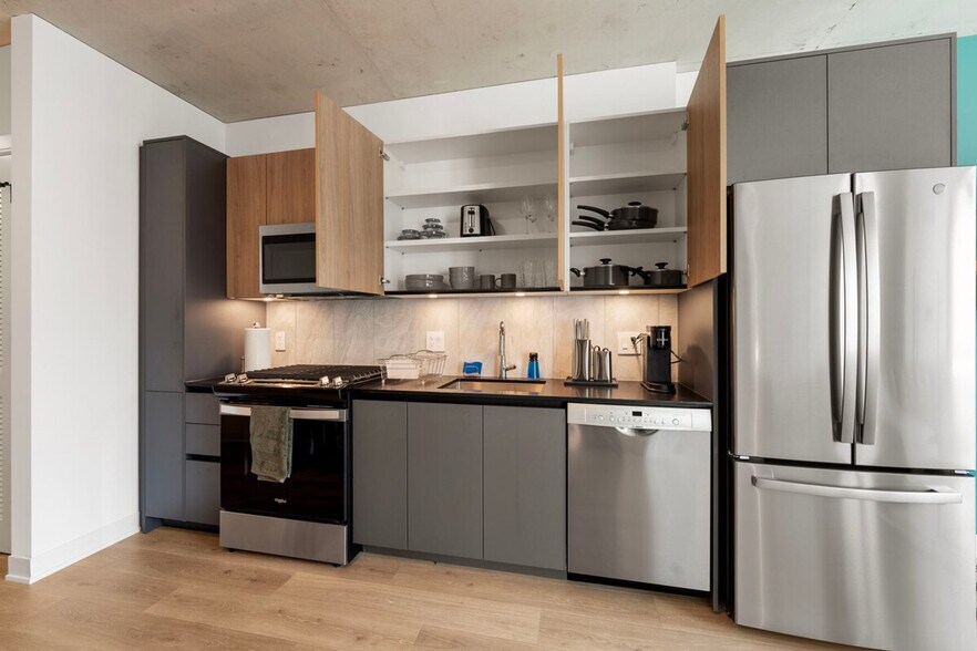 Building Photo - 234 W Polk St