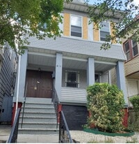 Front - 414 S 15th St