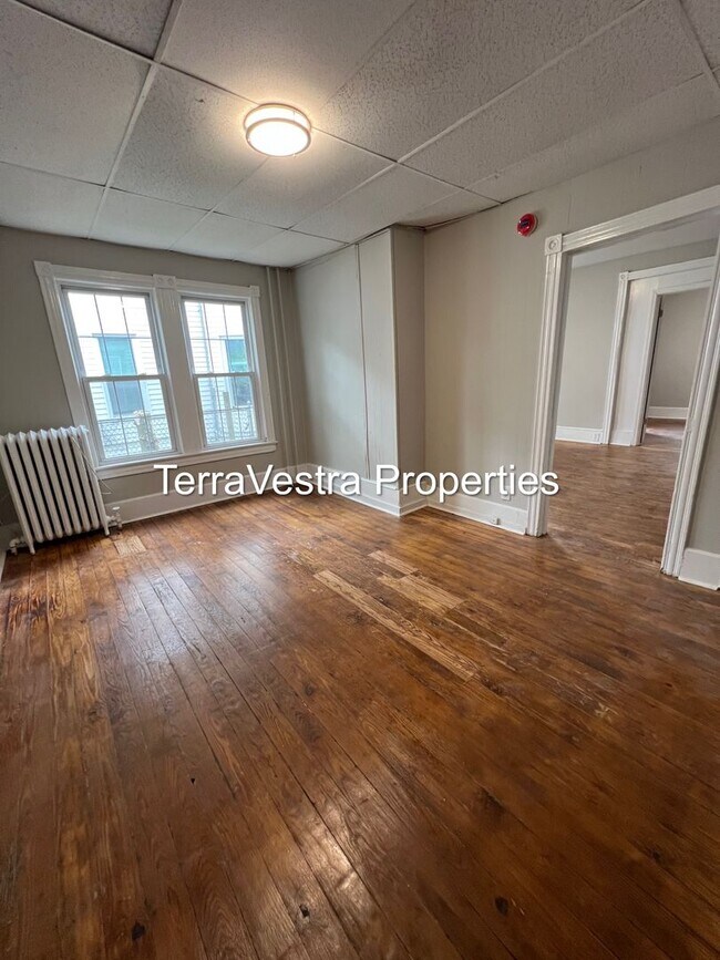 Building Photo - 4 Bed in Millville! Eligible for $500 Security Deposit.